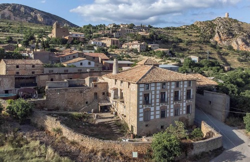 Santa Eulalia la Mayor Villa | Casa solariego del siglo XVI en el Parque Natural de la Sierra de Guara