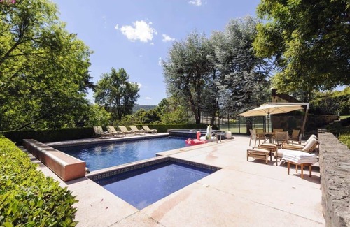 Valle de Bravo House | Casa Socampo: W/pool and paddle court in Avándaro