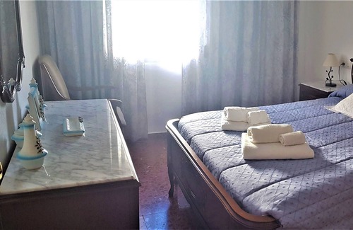 Grazalema Condo | Casa Sofía in the heart of Grazalema, with a magnificent fireplace