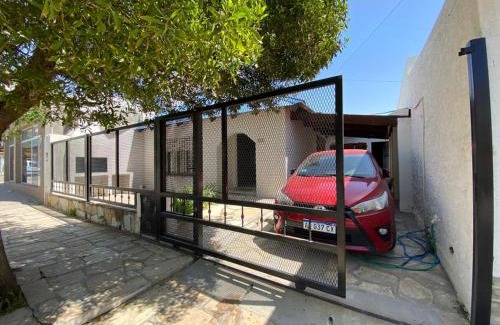 Las Grutas House | CASA "SONNIA" pleno centro, 200 mts de la peatonal y 300 mts del mar