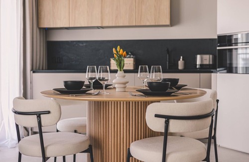 Bydgoszcz Apartment | Casa | Spacious Studio with Balcony | Air Conditioning | Opera Nova | Old Town