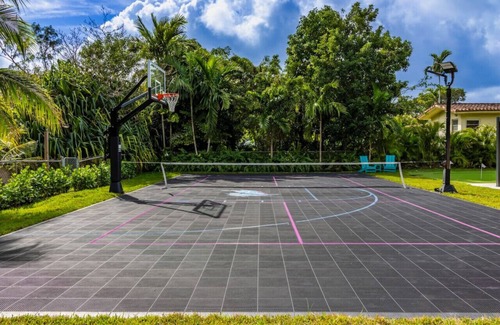 Golden Glades Villa | Casa Spur/8BR Villa/Miami Mini Resort w/Pool+