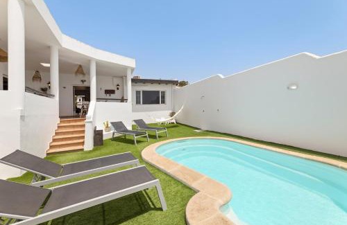Nazaret Villa | Casa Strelitzia by Escape Home