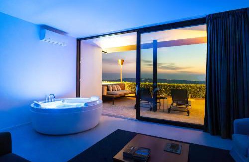 Diano d'Alba Villa | Casa sulle Langhe - Luxury Pool, Sauna and Jacuzzi