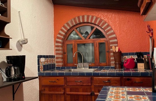 La Paz House | Casa Sunbreak is a beautiful, private hacienda, w/pool, in the center of town