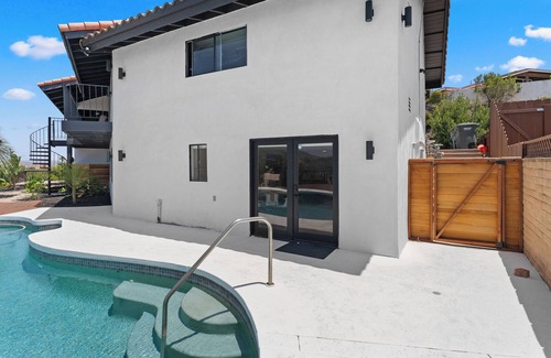 El Cajon Apartment | Casa sunset Modern 2BR/1BA in Fletcher Hills with beautiful sunset views, pool