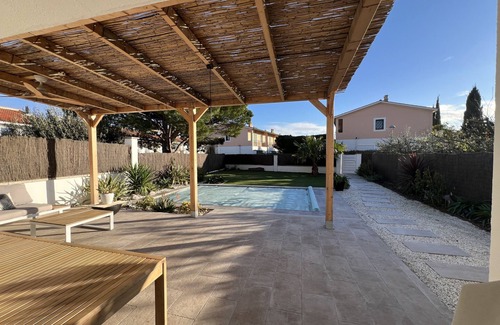 Mas Pinell House | Casa Surf - Private Pool, Aircon, close to the beach