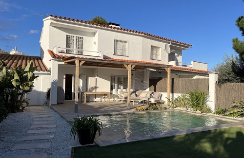Mas Pinell House | Casa Surf - Private Pool, Aircon, close to the beach