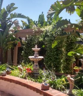 Santa Ana Heights Villa | Casa Susanna