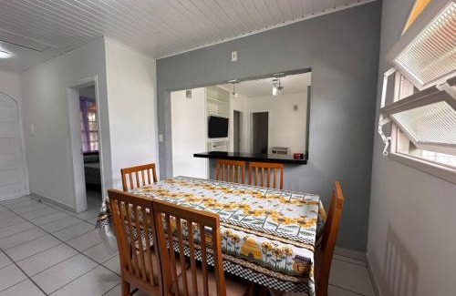 Barra da Lagoa House | Casa térrea com churrasqueira a metros da praia