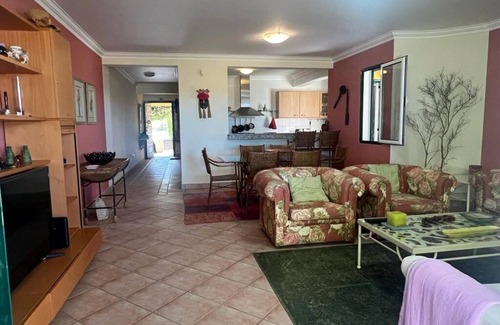 Pedras Pretas House | Casa t3, Térrea com Churrasco e Acesso Direto ao mar