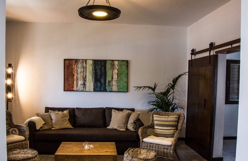 Tahiche House | Casa Tahiche - Jacuzzi, WIFI & BBQ