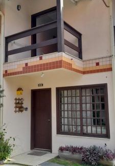 Ingleses do Rio Vermelho House | Casa Temporada TT Floripa - 3 Quartos - Ar Condicionado - 2 Vagas - 150 m da praia