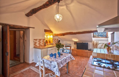Santo-Pietro-di-Tenda Apartment | Casa Tenda flat in stone house