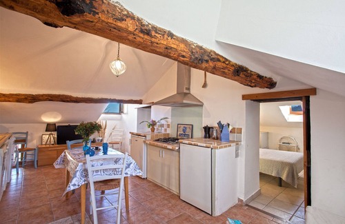 Santo-Pietro-di-Tenda Apartment | Casa Tenda flat in stone house