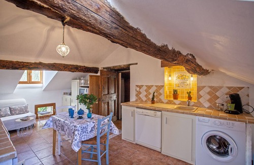 Santo-Pietro-di-Tenda Apartment | Casa Tenda flat in stone house