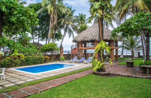 El Zonte House | Casa Tia Tita - El Zonte - Special Beach Front Property - Full House