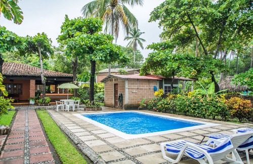 El Zonte House | Casa Tia Tita - El Zonte - Special Beach Front Property - Full House