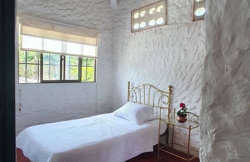 San Sebastian de Mariquita House | Casa Tipo Colonial con Ambiente Natural