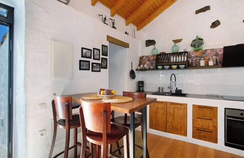 Vega de San Mateo Ski Chalet | 'Casa Tito Y Teresita' with Sea View, Private Terrace and Wi-Fi