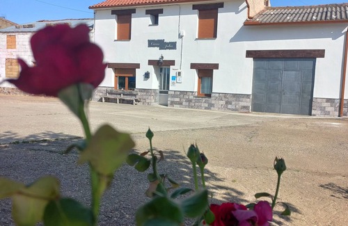 Calzadilla de Tera House | Casa Totalmente Reformada,perfecta Para Descubrir Naturaleza,arte y Arqueología