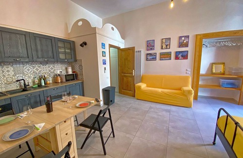 Rione Duomo Apartment | ~Casa Trevisone~ Modern flat in the heart of Salerno with balcony