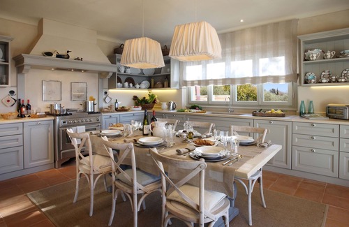 Camaiore Villa | CASA TUA NEWLY RENOVATED HILLSIDE VILLA, 300 M² BREATH-TAKING POOL SEA VIEW