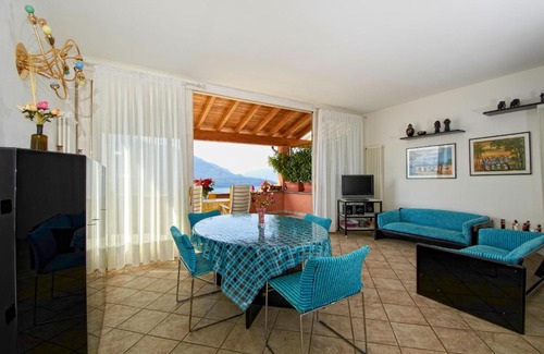 Vercana Apartment | Casa Turchese con fantastica vista