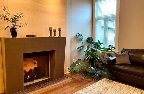 Downtown Hotel | Casa Urbana - Restored Hotel right in the heart of downtown!
