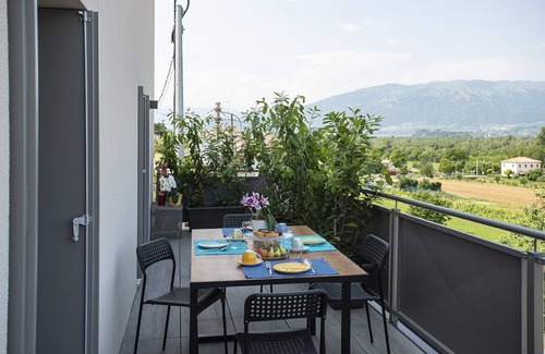 Crocetta del Montello Apartment | CASA VACANZE IL RE DELLA CANTINA-ELEGANT 2BEDROOMS ACCOMODATION IN PROSECCO AREA