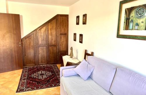 Rocca di Cambio Apartment | Casa vacanze Borgo Rondini
