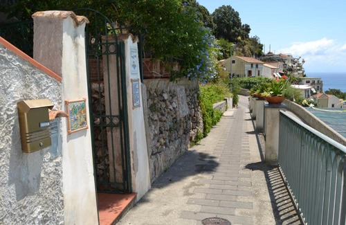 Erchie House | Casa Vacanze Bouganvillea