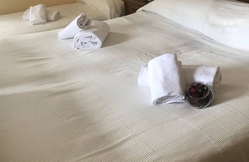 Pisogne House | Casa Vacanze CASTANOCE, suitable for small groups, pets allowed