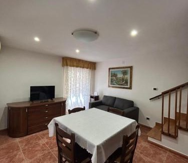 Isola del Borgo Antico House | Casa Vacanze da Melina
