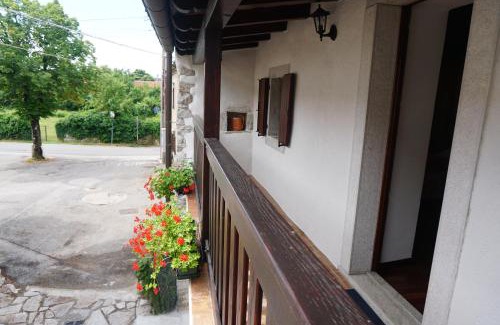 Borgo Grotta Gigante House | Casa Vacanze Alenka