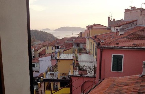 Pitelli Apartment | Casa Vacanze La Fontana