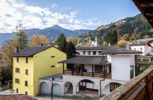 Sutrio House | CASA VACANZE RANUNCOLO 5
