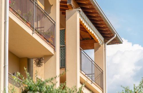 Costa Volpino Apartment | Casa Vacanze Renata