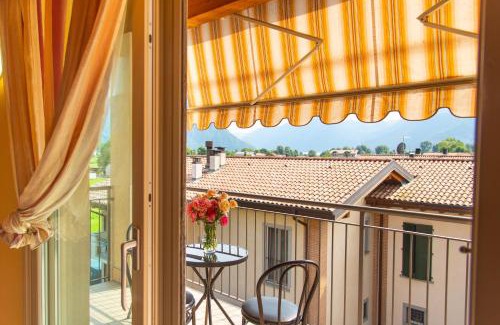 Costa Volpino Apartment | Casa Vacanze Renata