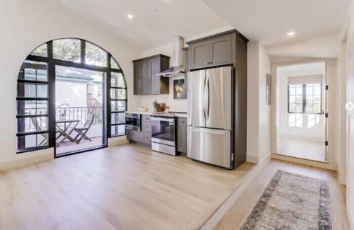 Upper East Apartment | Casa Valerio Unit #8-Boutique Suite in Downtown Santa Barbara