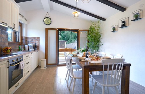 Buzet House | Casa Valla - Two Bedroom Holiday Home with Pool