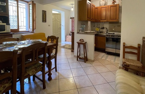 Bolotana Apartment | Casa Vania - Two Bedroom Apartment, Sleeps 3