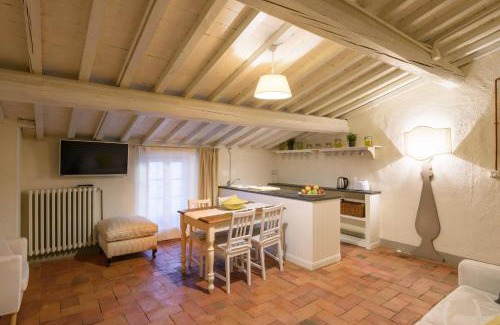 Scheggia Apartment | Casa Vaniglia - Fattoria la Speranza, Case Toscane,