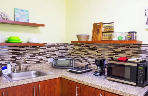 Isla Verde Apartment | Casa Venus #3 - Charming apt w/king bed, patio - steps to Isla Verde beach