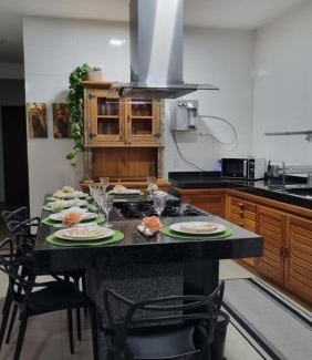 Arraial d'Ajuda House | Casa Verde - Cinco suítes, cond. piscina,1.3km do centro
