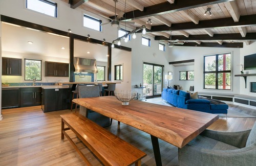 Ojai House | Casa Verde Estate | Stunning Mountain Views | 2 acres 3300 sq feet| Walk to Town