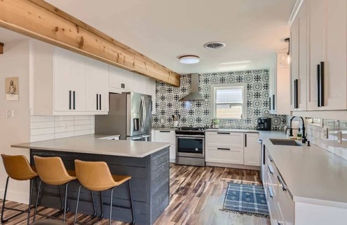 Georgetown House | Casa Verde. Mid-century Charmer in Old Town!