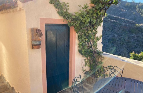 El Jaral House | Casa Verde with whirlpool, sauna and garden