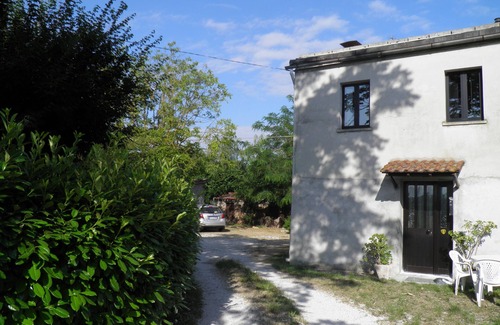Monteluiano House | Casa Vincia 5-6 beds on two levels with a large garden