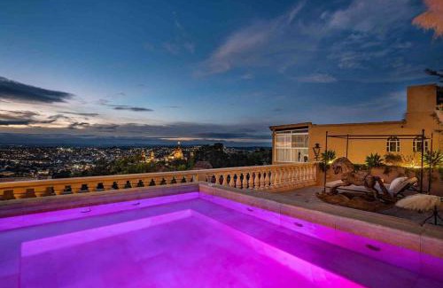 Zona Centro House | Casa Vista 6BR Villa, 16p Jacuzzi Pool, Staff & Breakfast
